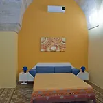 B&B 