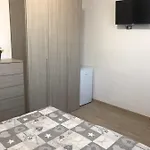 B&B 